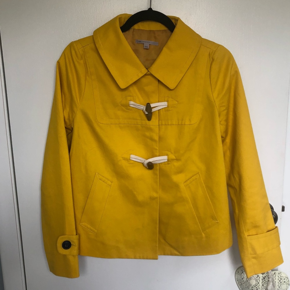 Gap swing jacket